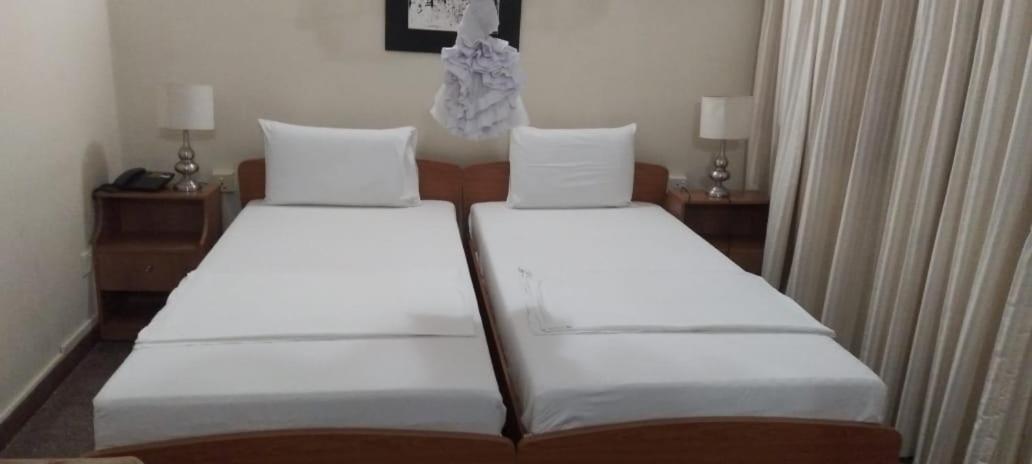 Hotel Milano Tourist Rest Anuradhápura Exteriér fotografie