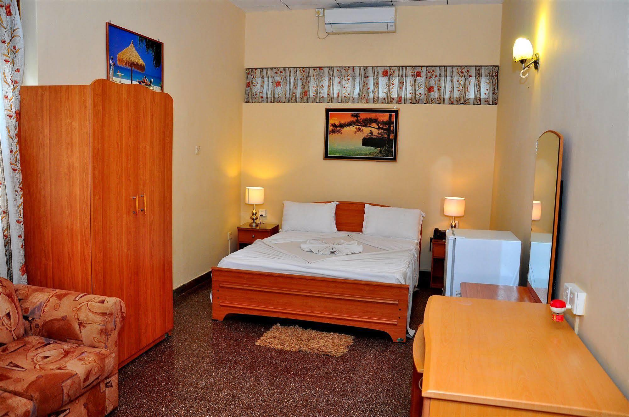 Hotel Milano Tourist Rest Anuradhápura Exteriér fotografie
